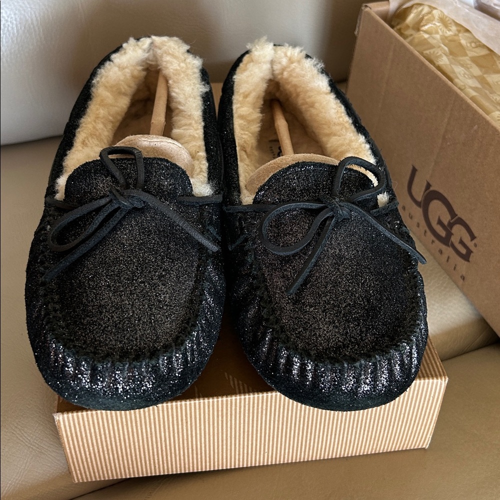 UGG Dakota Glitter Moccasins - Black Girls Size 5